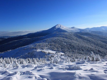 Сьогодні близько 13.00 на гірськолижному курорті Драгобрат втратив орієнтир під час катання на сноуборді турист з м. Київ.