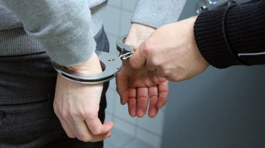 Працівники кримінальної поліції Тячівського відділу затримали двох жителів села Терново, які є фігурантами кримінальних проваджень і переховувались від слідства та суду. 
