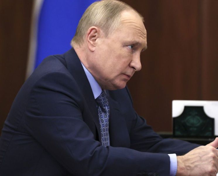 Із ряду ЗМІ вже відомо, що президента РФ Путіна готують до операції у результаті загострень онкохвороби.