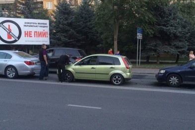 Чергова потрійна ДТП сталася сьогодні ввечері на вул. Минайській в Ужгороді.