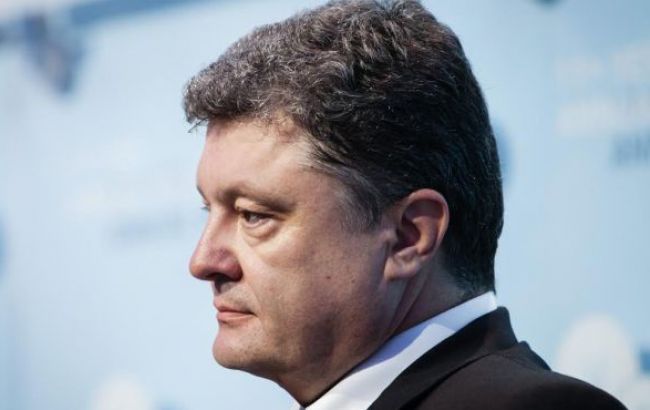 Президент Украины Петр Порошенко увидел связь между ростом напряженности на Донбассе и событиями в Мукачево Закарпатской области. 