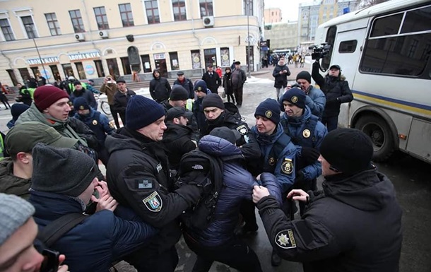 Генпрокуратура України відкрила провадження про перевищення повноважень працівниками поліції.
