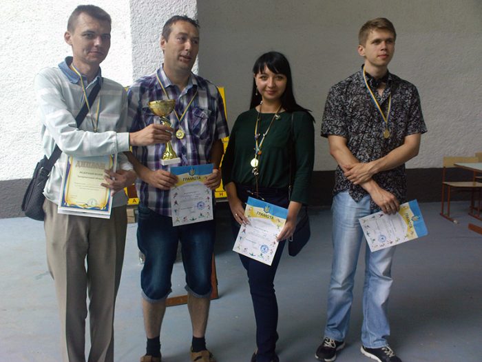 Десять лет назад федерация шахмат Закарпатье ввела новую форму соревнований – командный чемпионат области.