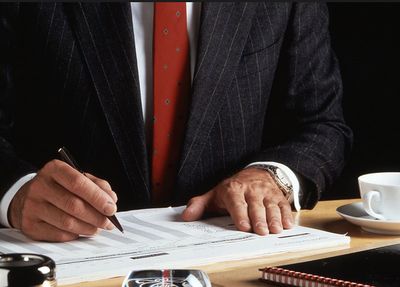 Кому необходимы услуги адвоката по арбитражным делам