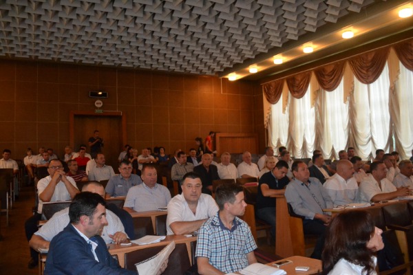 Сьогодні, 23 червня, відбулося пленарне засідання восьмої сесії Тячівської районної ради сьомого скликання під керівництвом голови районної ради Василя Каганця.
