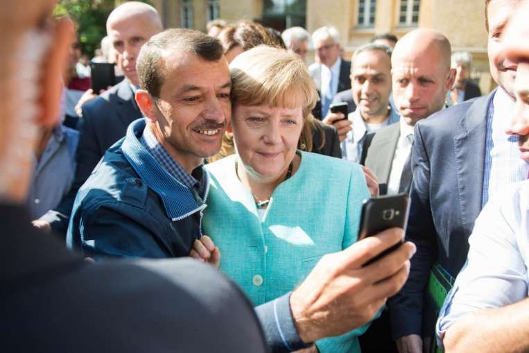 Merkel nem fogadna menekülteket az otthonába
