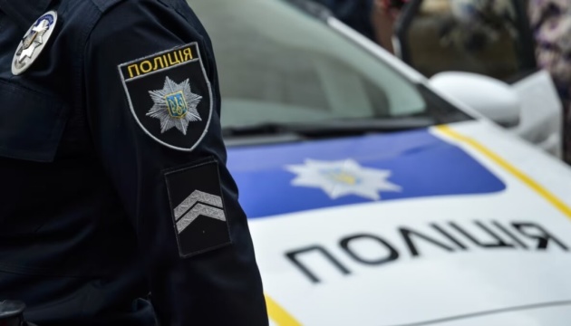 У Фастівському районі Київської області 17 березня 21-річний чоловік знайшов на вулиці гранату та підірвав її у своєму помешканні. 

