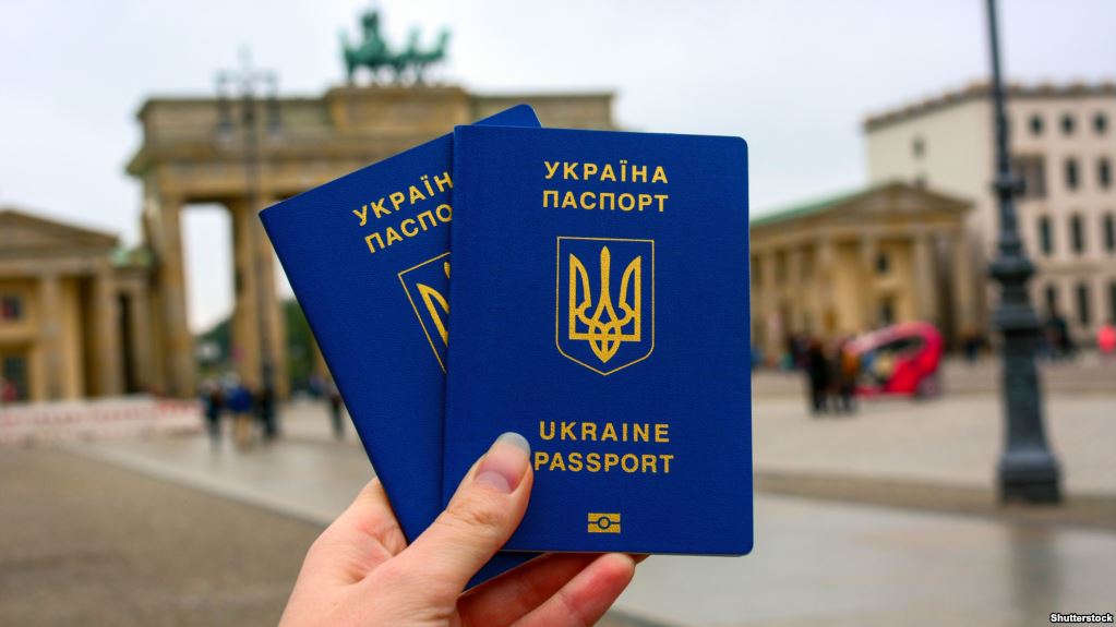 Українцям стане в рази складніше потрапити в країни Євросоюзу – процедура значно змінилася.