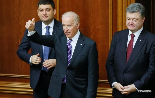 Президент Украины Петр Порошенко и вице-президент США Джозеф Байден достигли двусторонней договоренности относительно предоставления Украине третьего транша кредитных гарантий на один миллиард долларов.