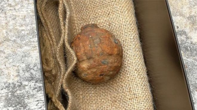 Німецьку ручну гранату часів Першої світової війни знайшли в картоплі, яку відправили з Франції до фабрики з виробництва чипсів у Гонконзі.
