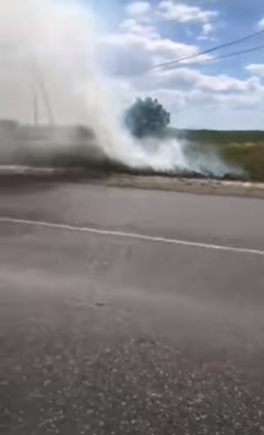 Появилось видео сегодняшнего пожара возле трассы в Виноградовской области (ВИДЕО)