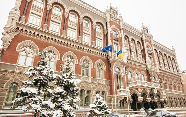 Додатковим ризиком активізації трудової міграції з України є збільшення кількості студентів, які здобувають освіту за кордоном, повідомили в Національному банку України.
