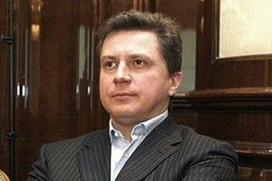 СМИ: Сын Азарова подарил свои активы до введения санкций 