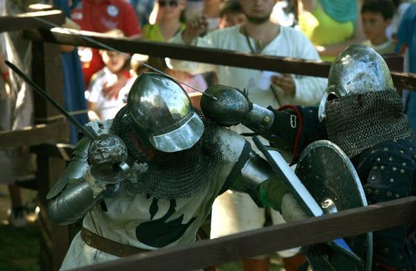 Сьогодні на Іршавщині лицарі штурмуватимуть Довжанський замок.