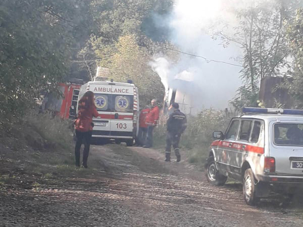 07 жовтня о 17:30 в оперативно-рятувальну службу надійшло повідомлення про пожежу на вул. Іваньківська, що в м. Ужгород. 