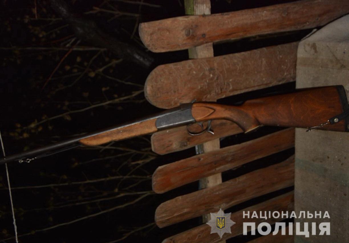 Мешканець села Дийда  викрав з будинку берегівця  мисливську рушницю. Поліція оперативно відшукала крадія, зброю у нього вилучили.  