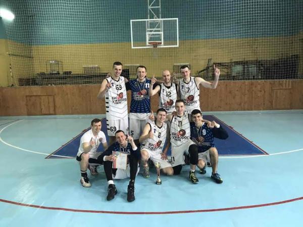 Ужгородские баскетболисты привезли победу с Чемпионата Украины
