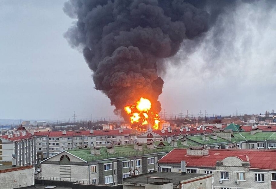 Україна не несе відповідальності за всі катастрофи чи події, що відбуваються на території РФ зокрема щодо пожежі на нафтобазі у Бєлгороді.

