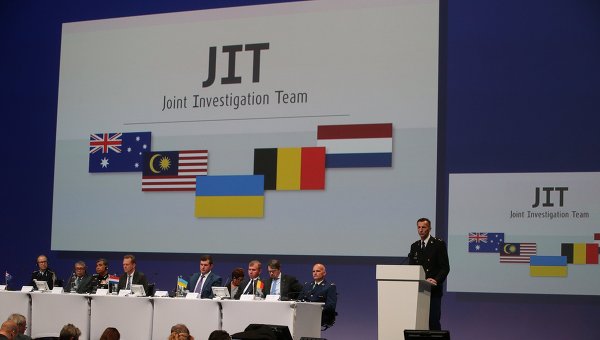 Совместная следственная группа (JIT), которая уже два года работает над установлением виновных в крушении самолета MH17, обнародовала в среду предварительный доклад.