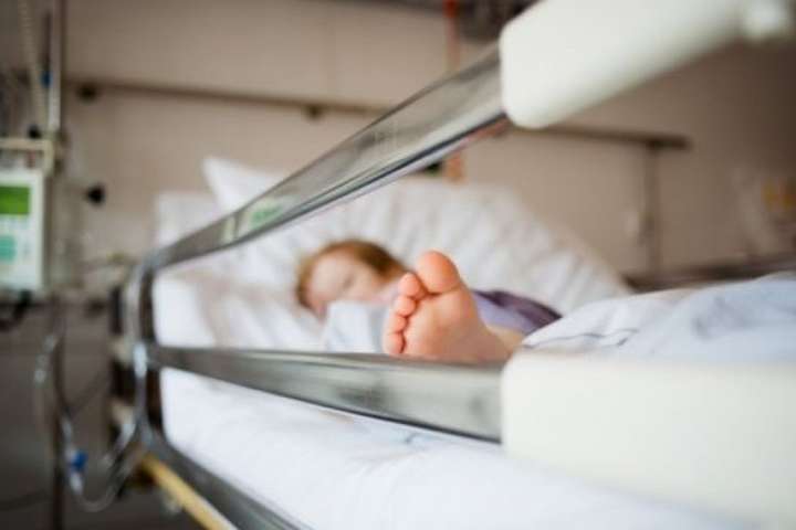 Міністерство охорони здоров'я підтвердило інфомацію про випадок паралічу у 12-річної дитини на Закарпатті.

