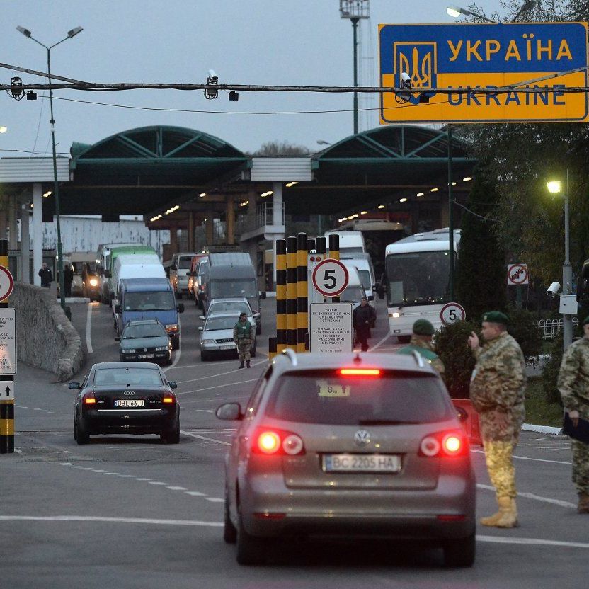 Пограничники прогнозируют, что на Пасху, 12 апреля, в страну приедут дополнительно 200 тысяч украинцев.


