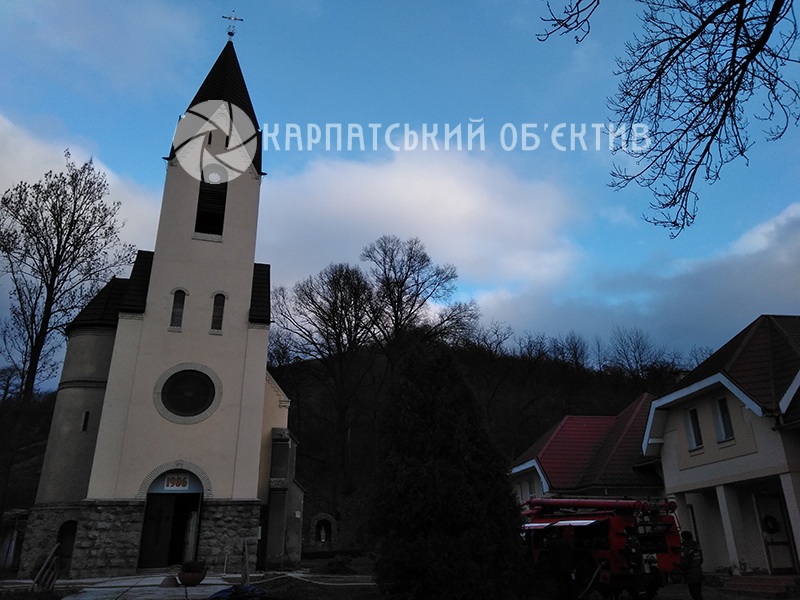 Сьогодні, 14 грудня, вранці горів римо-католицький костел Святого Августина. Це архітектурна пам’ятка 1906 року. Знаходиться по вулиці Ужгородській.  