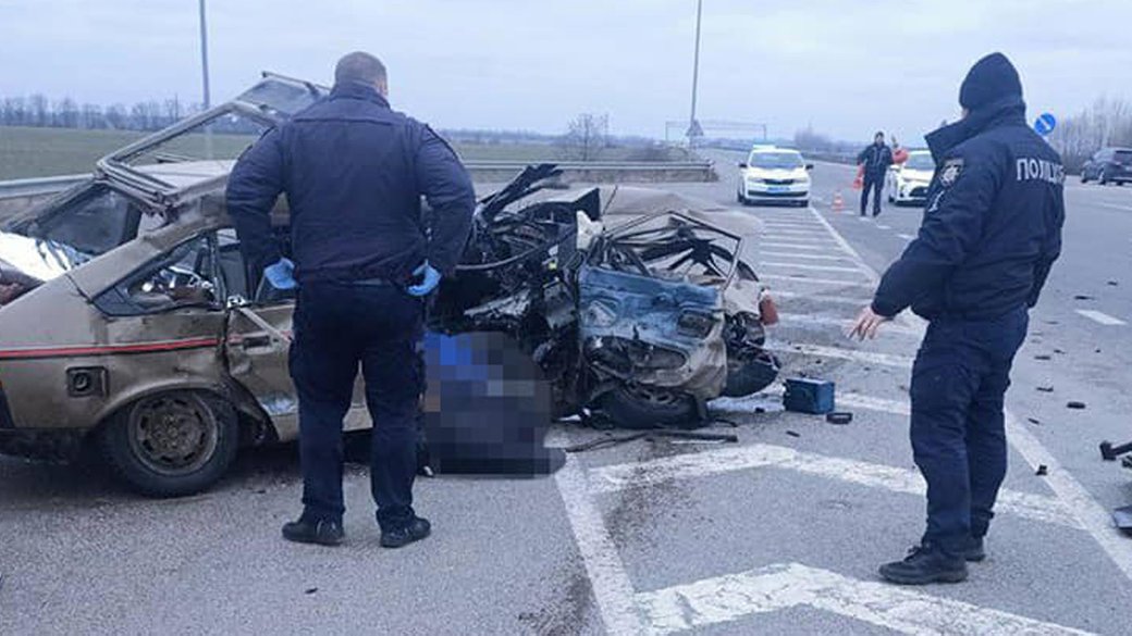 18 березня на автодорозі Київ–Чоп в ДТП загинули двоє людей. 
