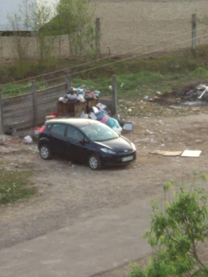 Про те, що у Іршаві в річку місцеві мешканці зносять сміття, повідомляють у соцмережі Фейсбук.