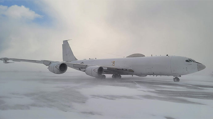 В Ісландії у вівторок приземлився літак E-6B Mercury, який виконує функції повітряного командного пункту Військово-морських сил США.