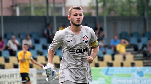 Новим гравцем ФК «Минай» стане екс-капітан донецького «Шахтаря» U-21 Олександр Глагола. Це півзахисник, який народився у Сваляві і починав свою футбольну кар’єру саме у нашому краї.