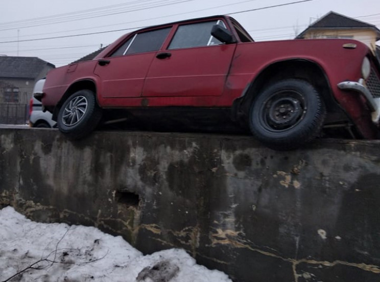 В Доманинцях ускладнено рух автомобілів.