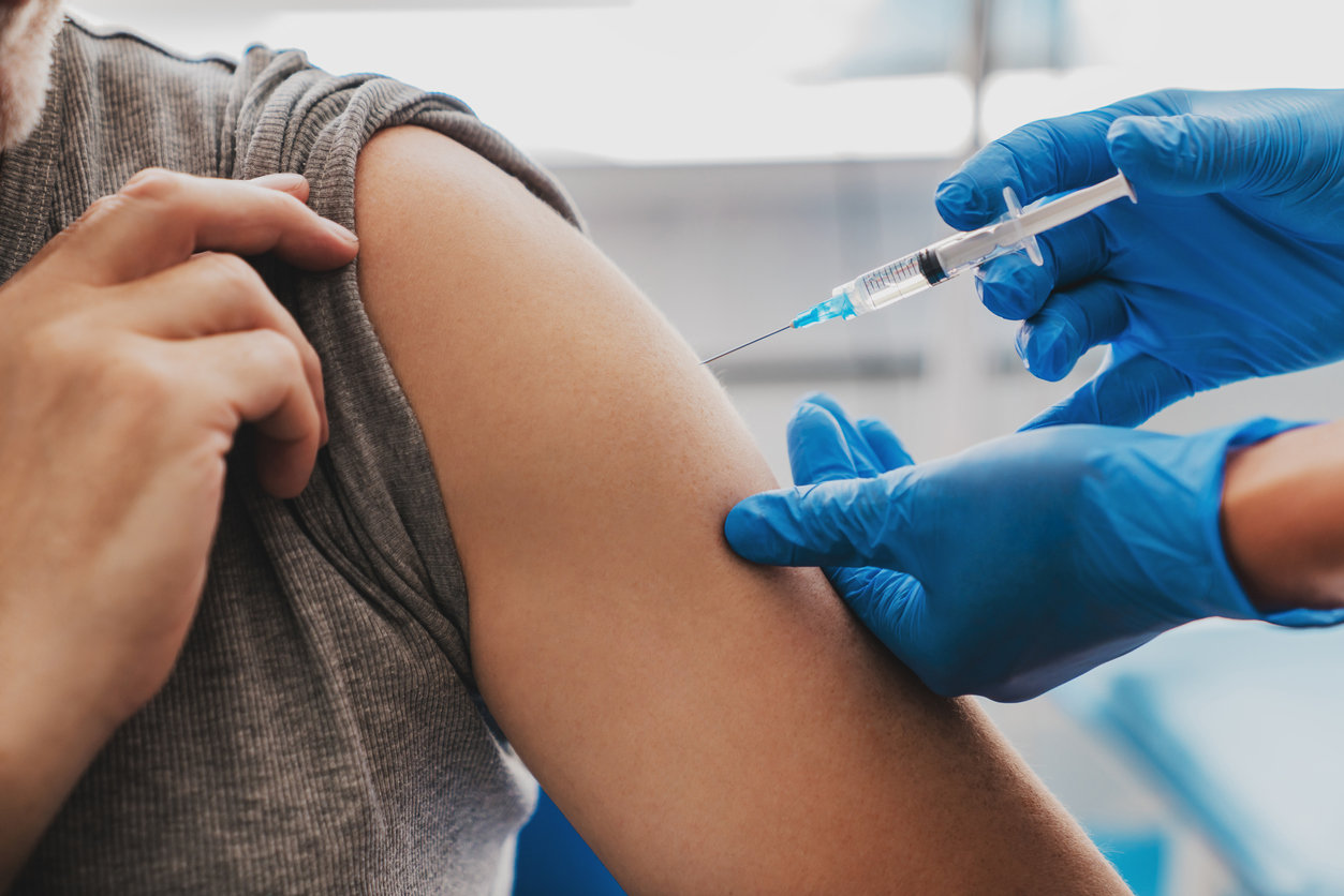 На Закарпатті за добу від COVID-19 вакцинували понад 900 людей
