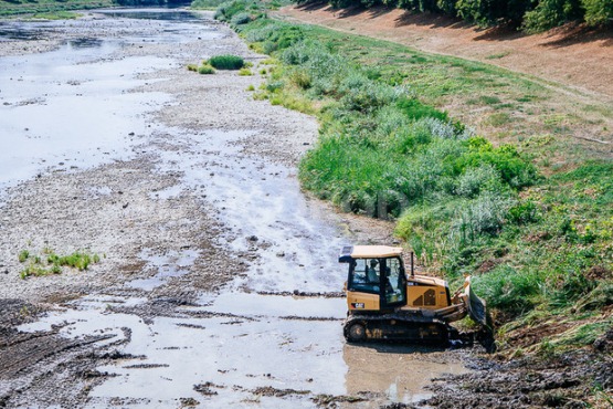 Обласні водники прокоментували скандальну розчистку русла річки Уж