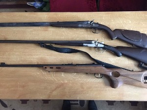 За початку місячника добровільної здачі зброї до Свалявського відділення поліції жителі району принесли та здали п’ять одиниць зброї.