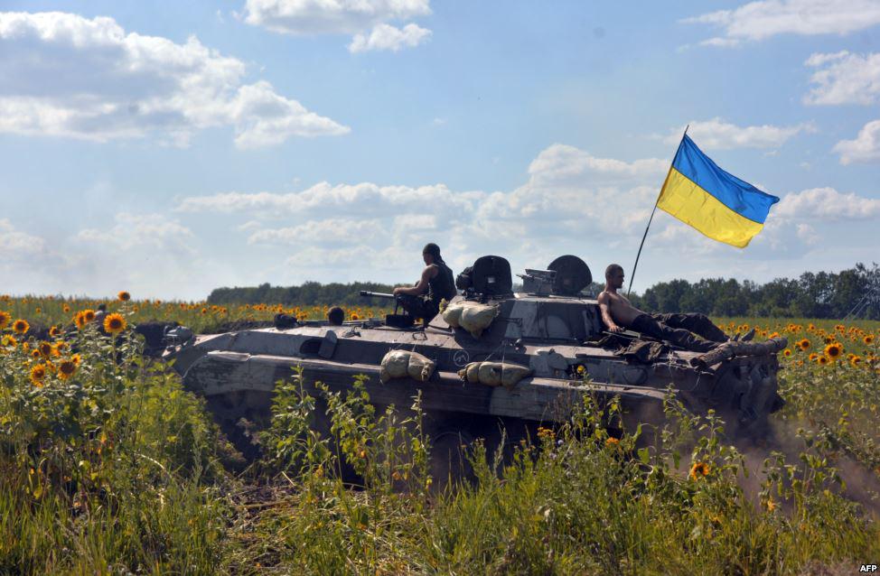 За сутки на Донбассе были ранены четверо украинских военный и еще один потерпел боевой травмы.