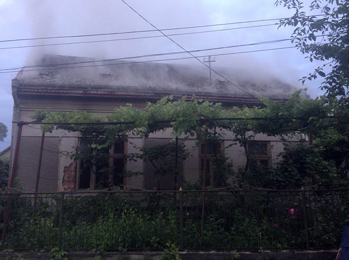 Сьогодні вранці 19 червня у селі Сторожниця Ужгородського району трапилася пожежа в одноповерховому житловому будинку.