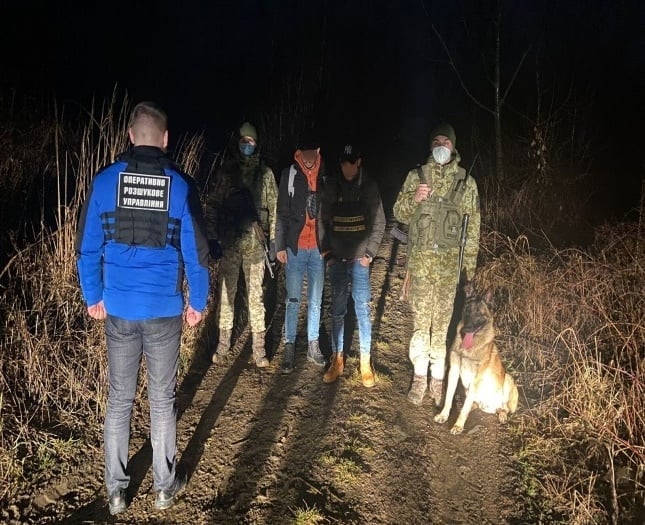 Недалеко от границы со Словакией задержаны двое граждан Марокко.