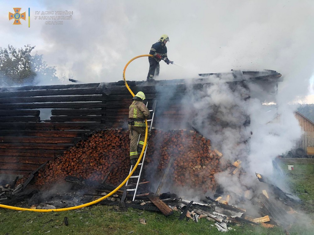 Вранці 20 жовтня сталася пожежа в одноповерховому дерев’яному будинку, розташованому в с.
Голятин Хустського району.