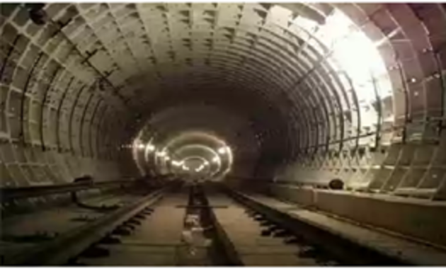 Новый Бескидский тоннель, который соединит Закарпатья со Львовщиной уже достигает более километра вглубь гор. 

