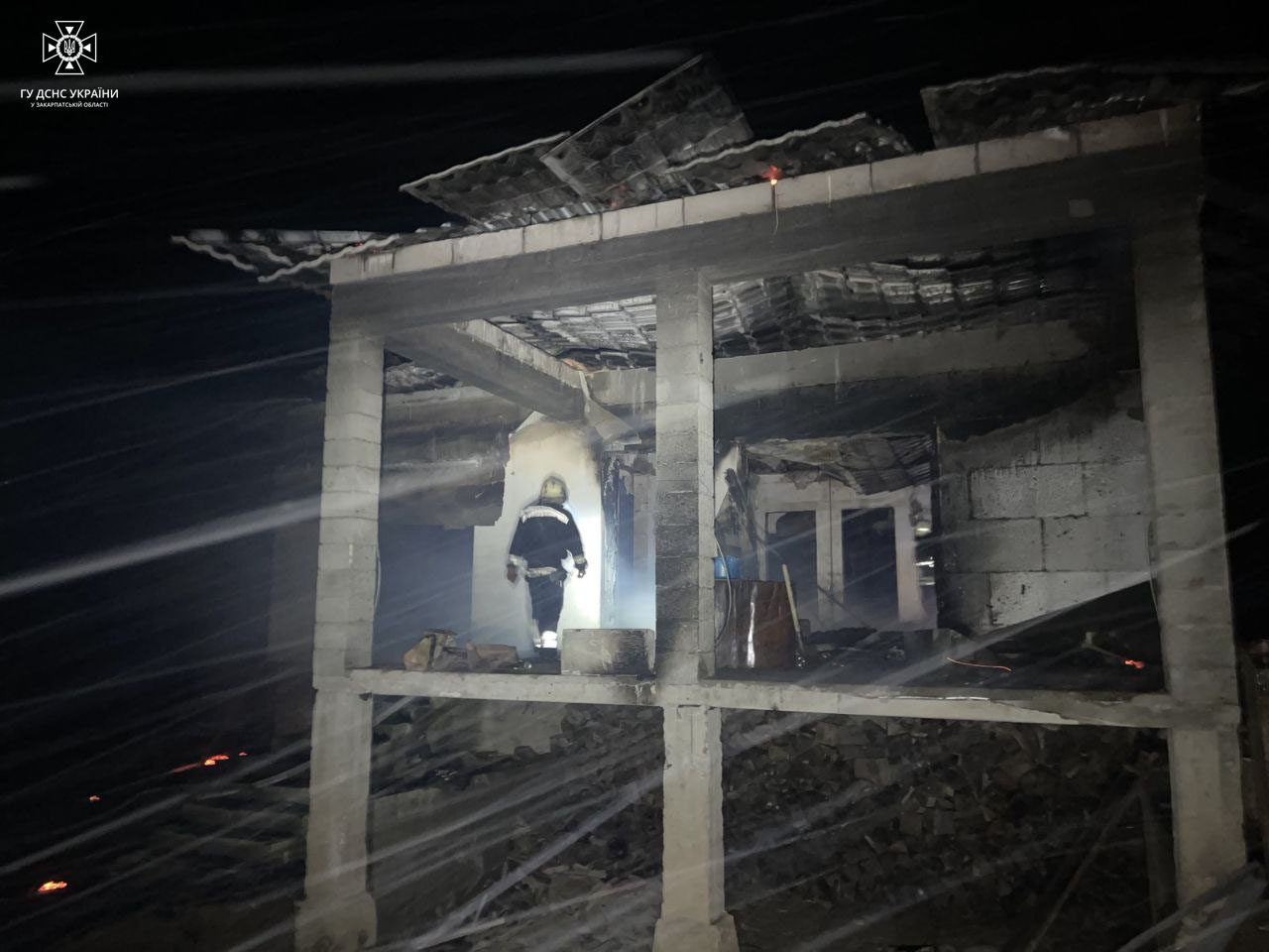 У с. Ракош, що на Хустщині, 2 лютого палав житловий будинок.