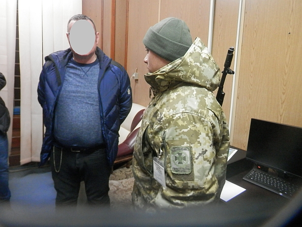 Учора ввечері в пункті пропуску «Вилок» прикордонники Мукачівського загону виявили 54-річного громадянина Польщі, який знаходився у міжнародному розшуку.