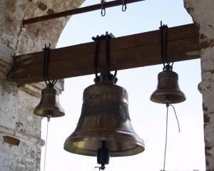 Вчора, 16 лютого, біля десятої години вечора у с. Лисичево на Іршавщині із тамтешньої церкви невідомі особи викрали дзвін. 