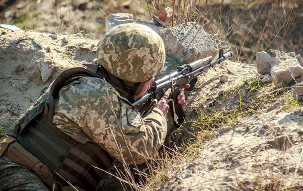 За прошедшие сутки, 28 мая, подразделения сепаратистов 48 раз открывали огонь по позициям Вооруженных сил Украины на Донбассе. Были ранены семь военнослужащих, передает пресс-центр штаба АТО.
