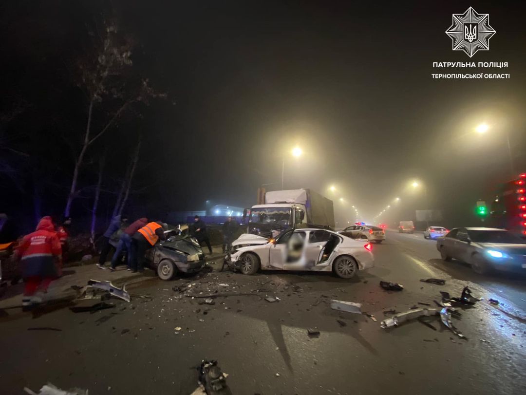Дорожньо-транспортна пригода з потерпілими трапилася 11 січня близько 19:00. У Тернополі на вулиці Степана Будного.