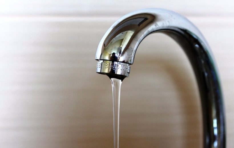 У зв’язку зі значним зниженням рівня води в свердловинах на водозаборі, вводиться тимчасовий графік подачі води споживачам у м. Рахів.
