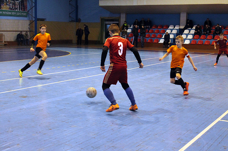 В Ужгороде состоялись первые матчи Новогодне-Рождественского турнира по мини-футболу