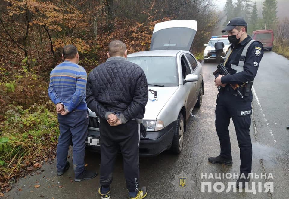 Воловецкая полиция завершила досудебное расследование по делу о разбойном нападении на жителя Львовской области, которое произошло в конце прошлого года.
