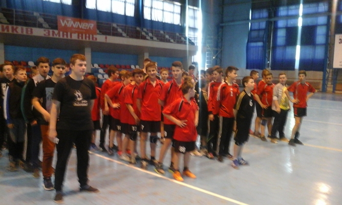 8 травня в ужгородському СК «Юність» відбулася першість області з гандболу серед юнаків 2003-2004 року народження.
