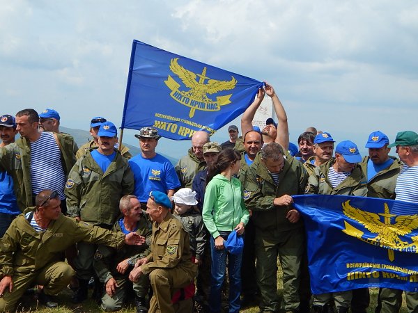 Вчера, 2 августа, Высокомобильные десантные войска отмечали 85-летие. День ВДВ провела и Закарпатский областной Союз ветеранов войн (председатель Михаил Куцкир).
