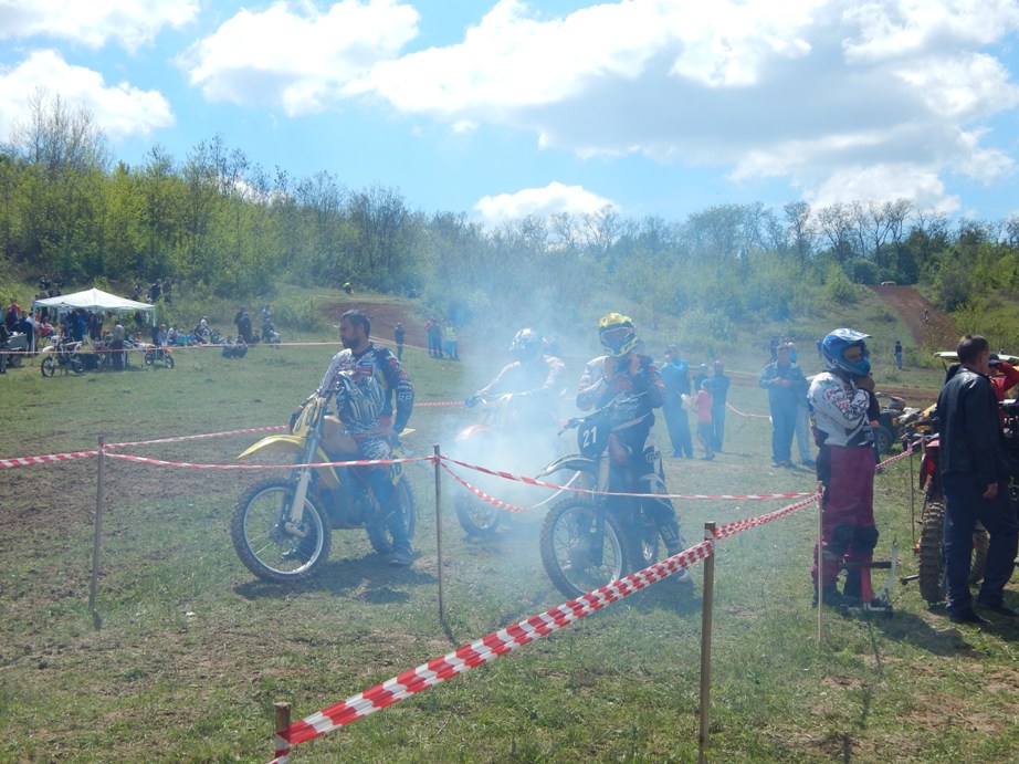 В Иршаве стартовал чемпионат Закарпатской области по мотокроссу
